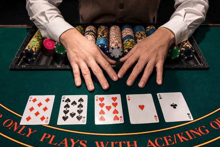 Why Should A Gambler Use Idn Server To Play Poker?